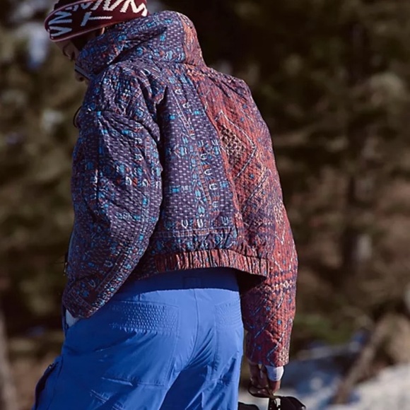 🦋Free People Mountain Majesty Reversible Quilted
Puffer size-S - Picture 4 of 9